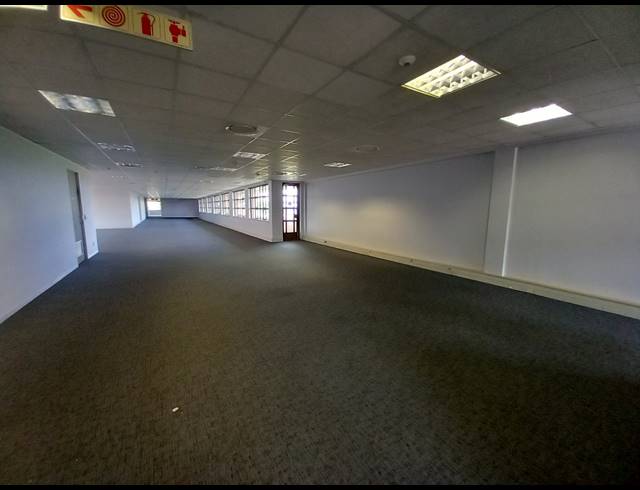 780M² OFFICE TO LET IN BRYANSTON